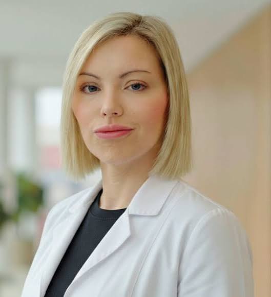 Dr. Katie Meyes, Médecin dermatologue